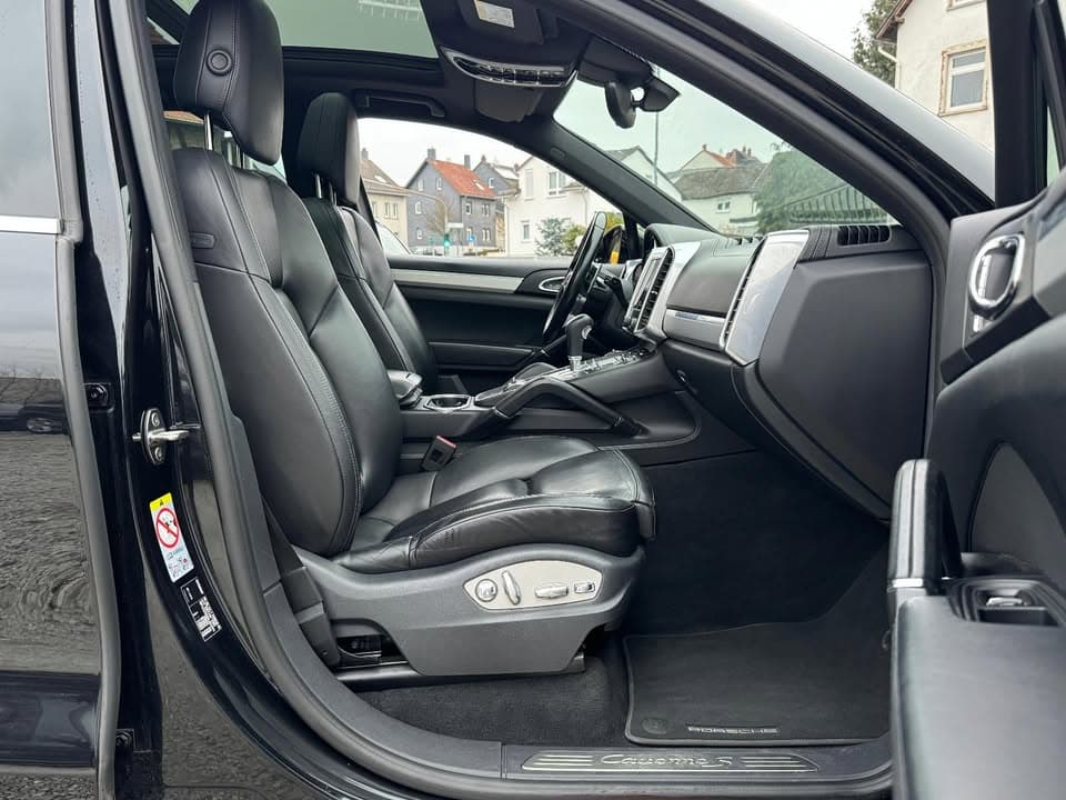 Porsche Cayenne miniature 10