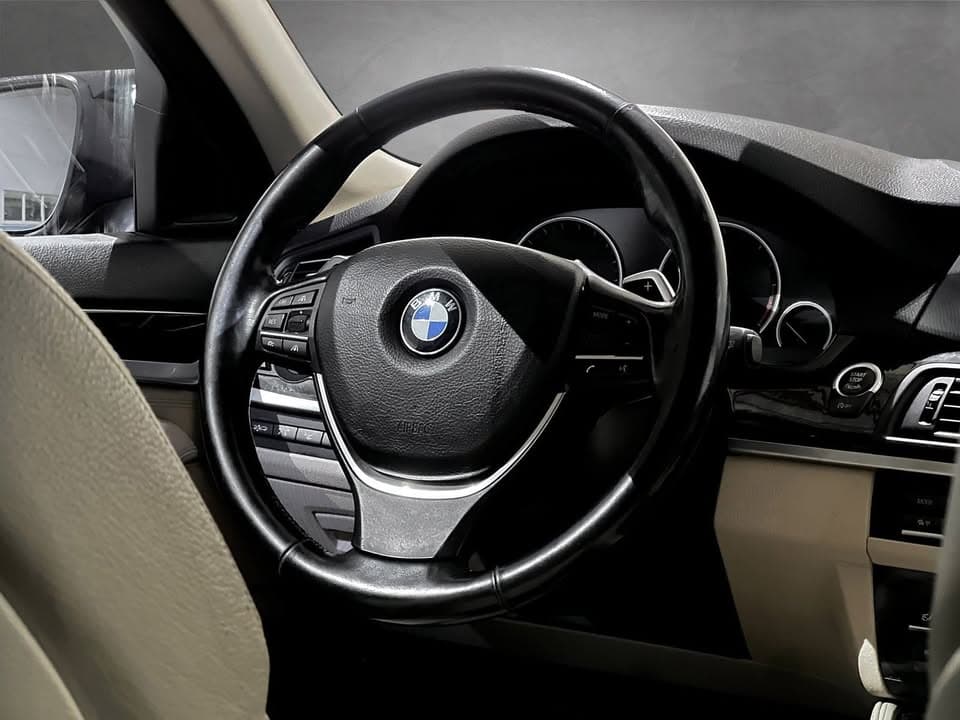 BMW Serie miniature 5