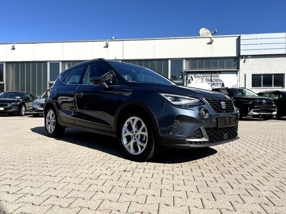 SEAT Arona miniature 3