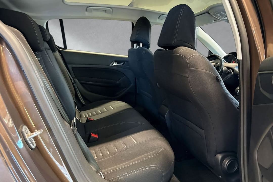 Peugeot 308 miniature 9