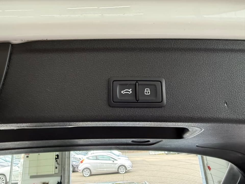 Audi A4 - photo 12