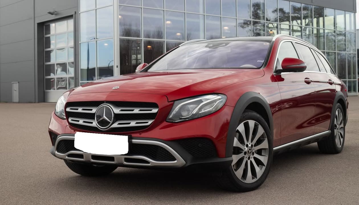 Mercedes-Benz E-Class miniature 3
