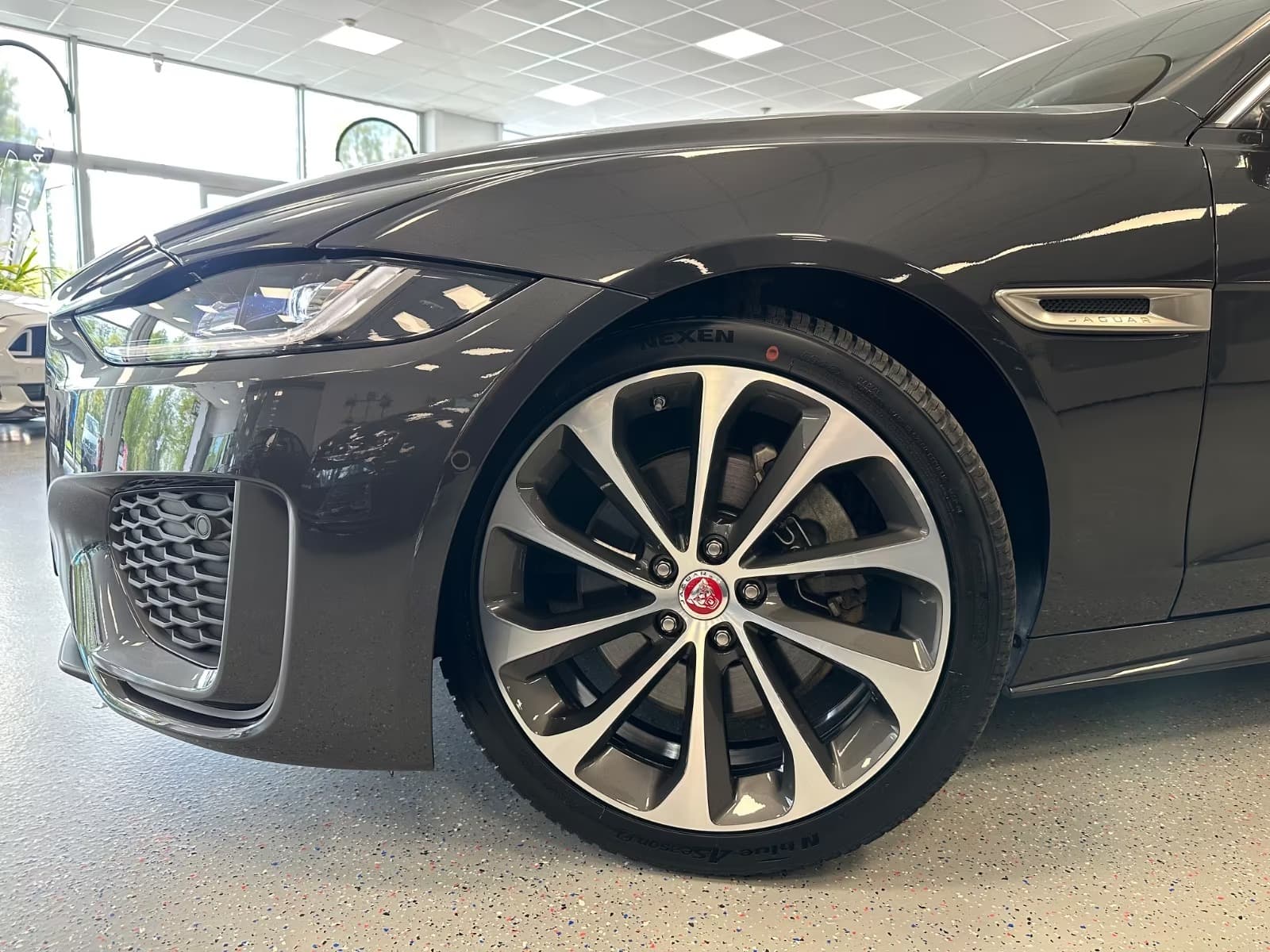 Jaguar XE miniature 12