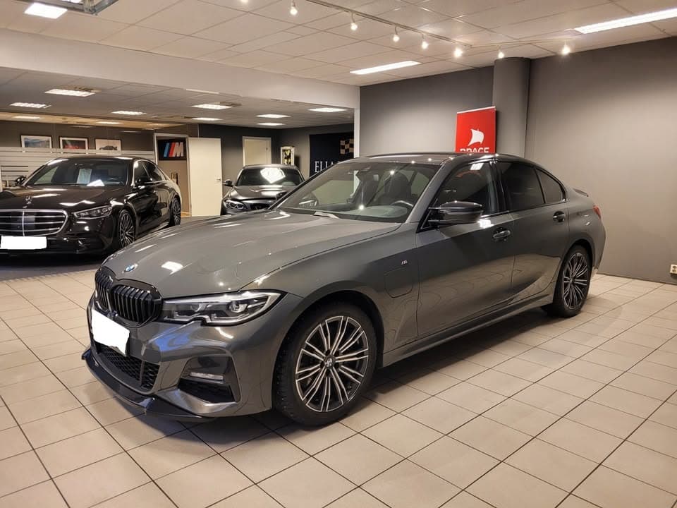 BMW 330e - photo 2