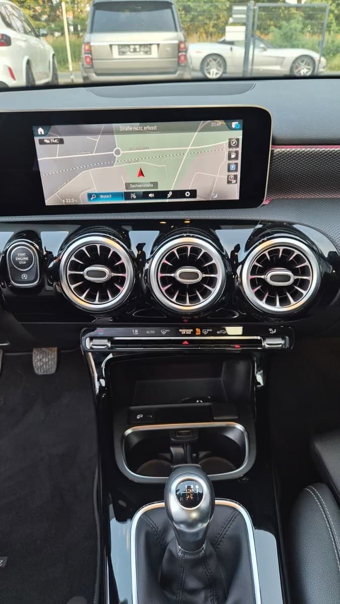 Mercedes-Benz A miniature 9