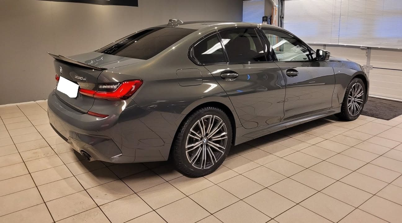 BMW 330e miniature 8