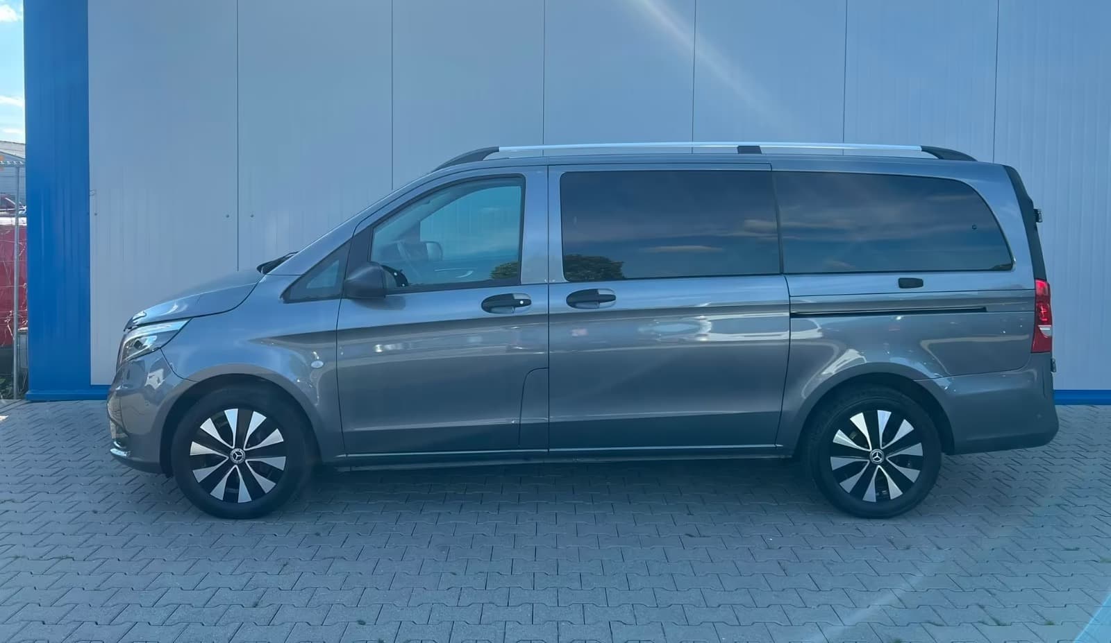Mercedes-Benz Vito miniature 3