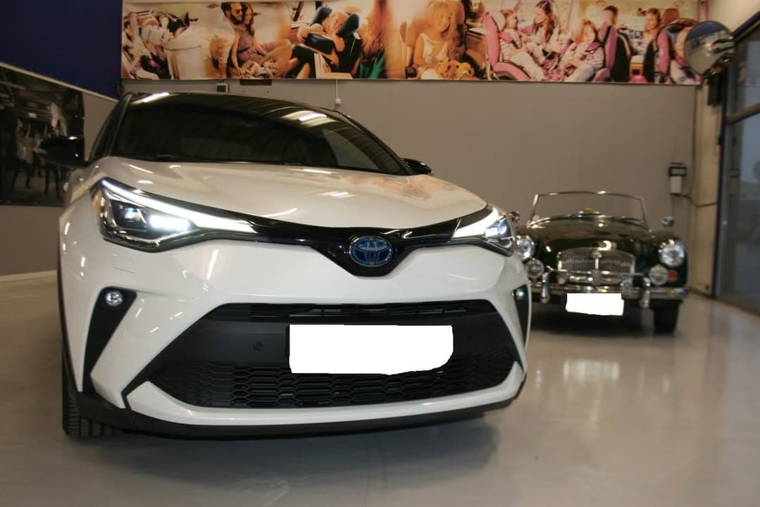 Toyota C-HR miniature 4