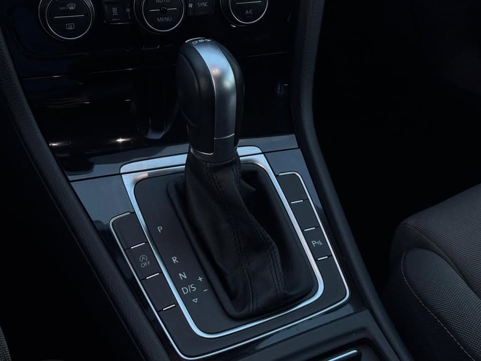 Volkswagen Golf miniature 10