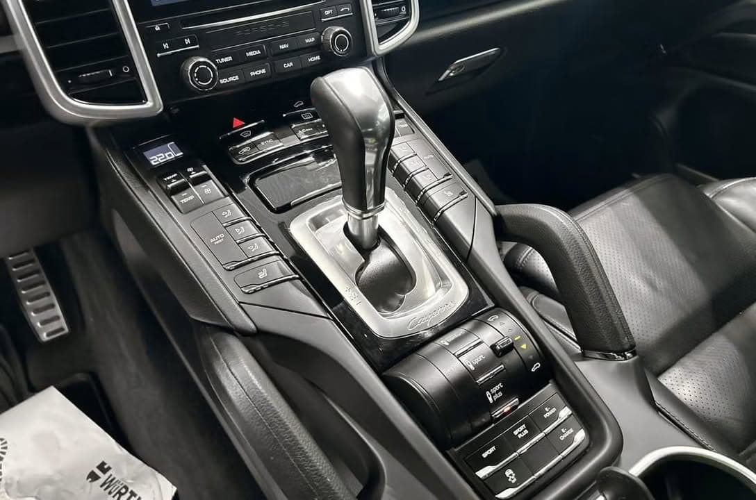 Porsche Cayenne miniature 7