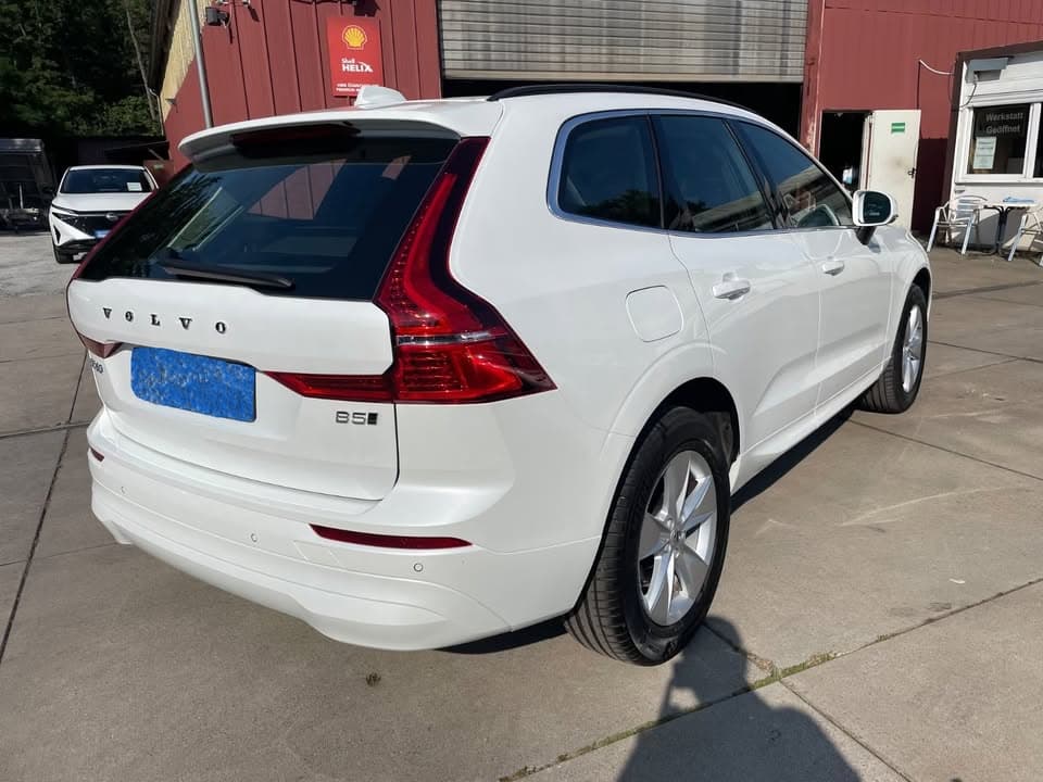Volvo XC60 miniature 4