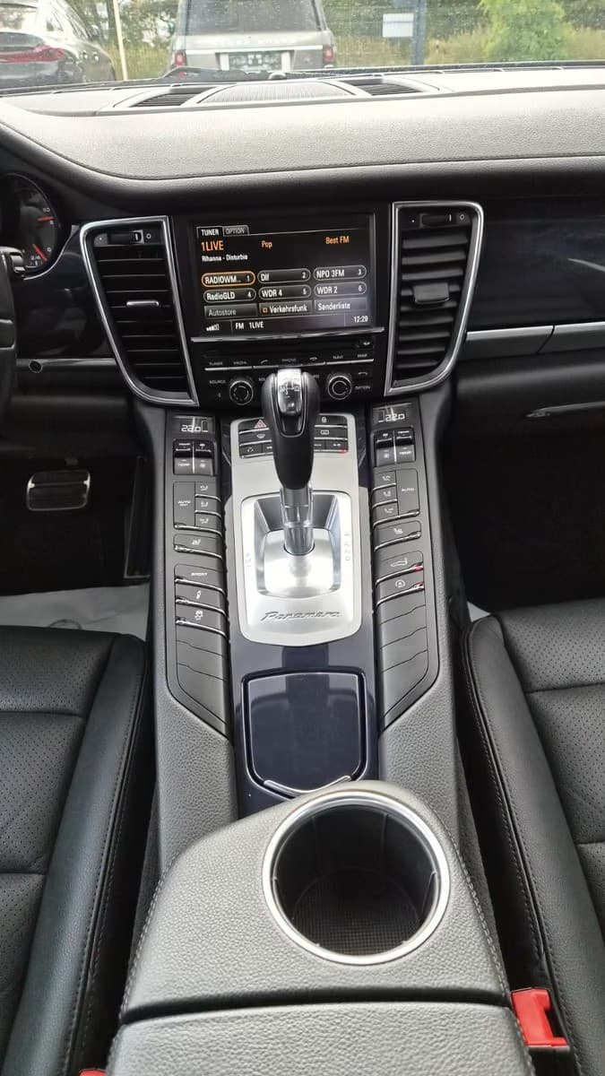 Porsche Panamera miniature 8