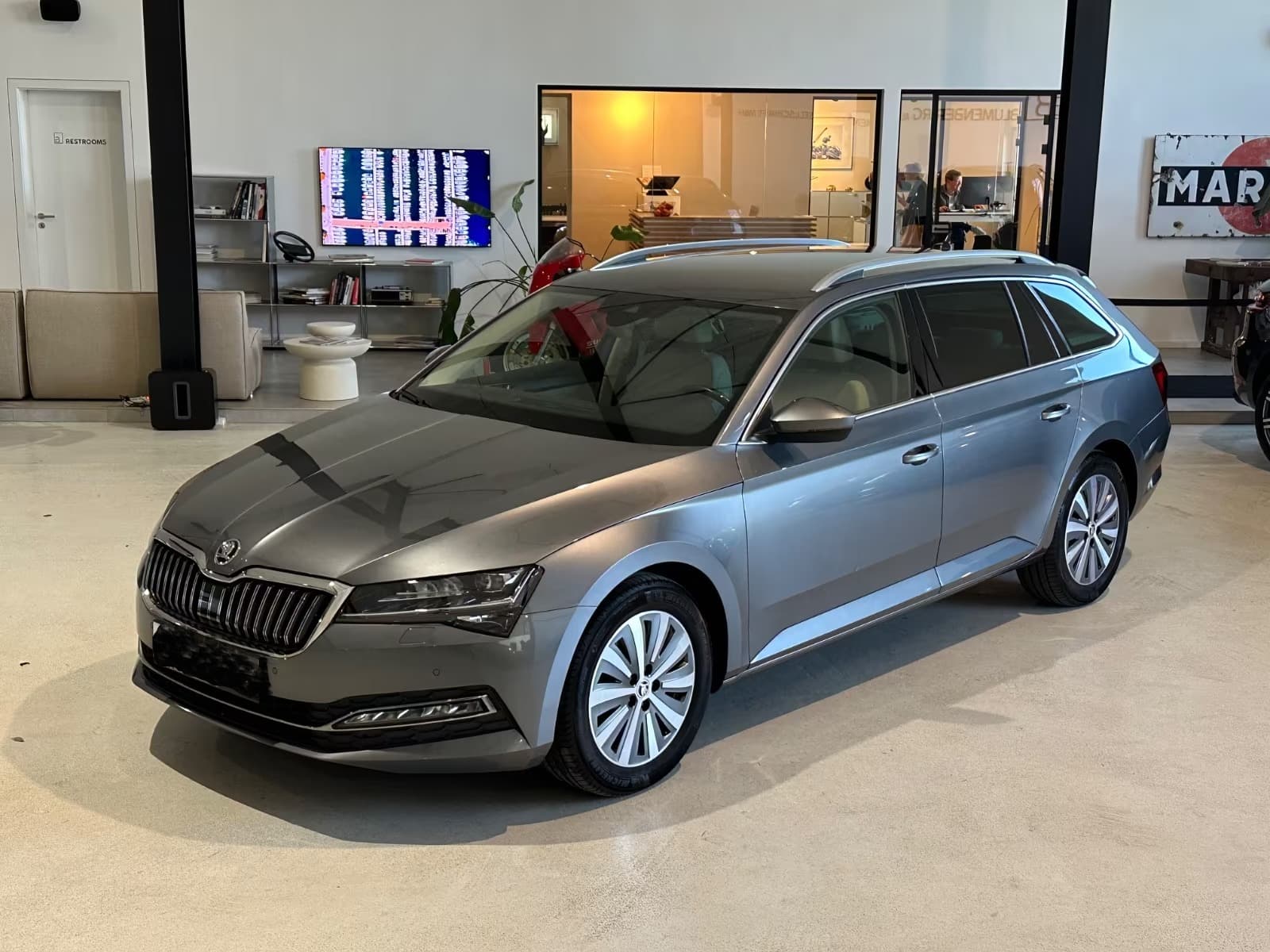 Škoda Superb miniature 4
