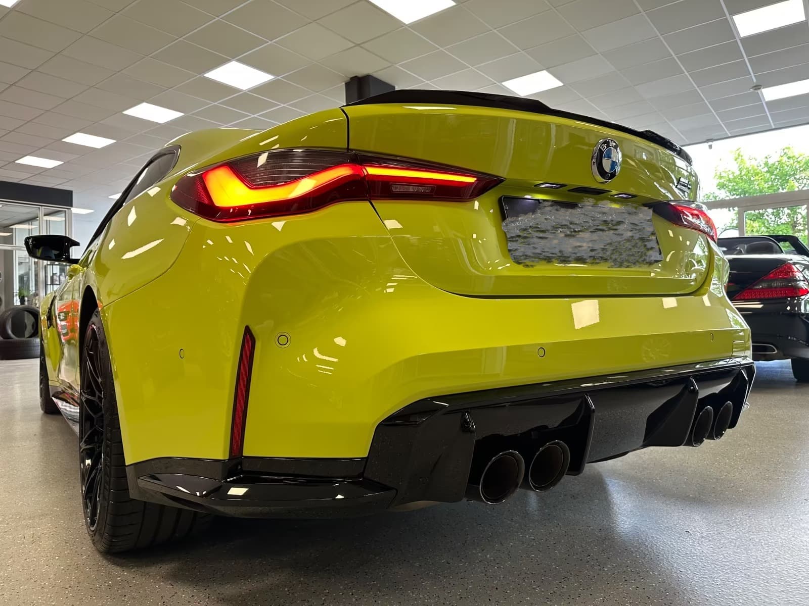 BMW M4 miniature 8