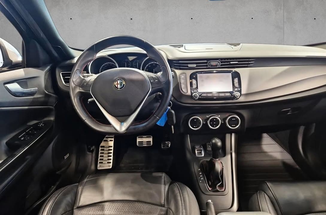 Alfa Romeo Giulietta miniature 5