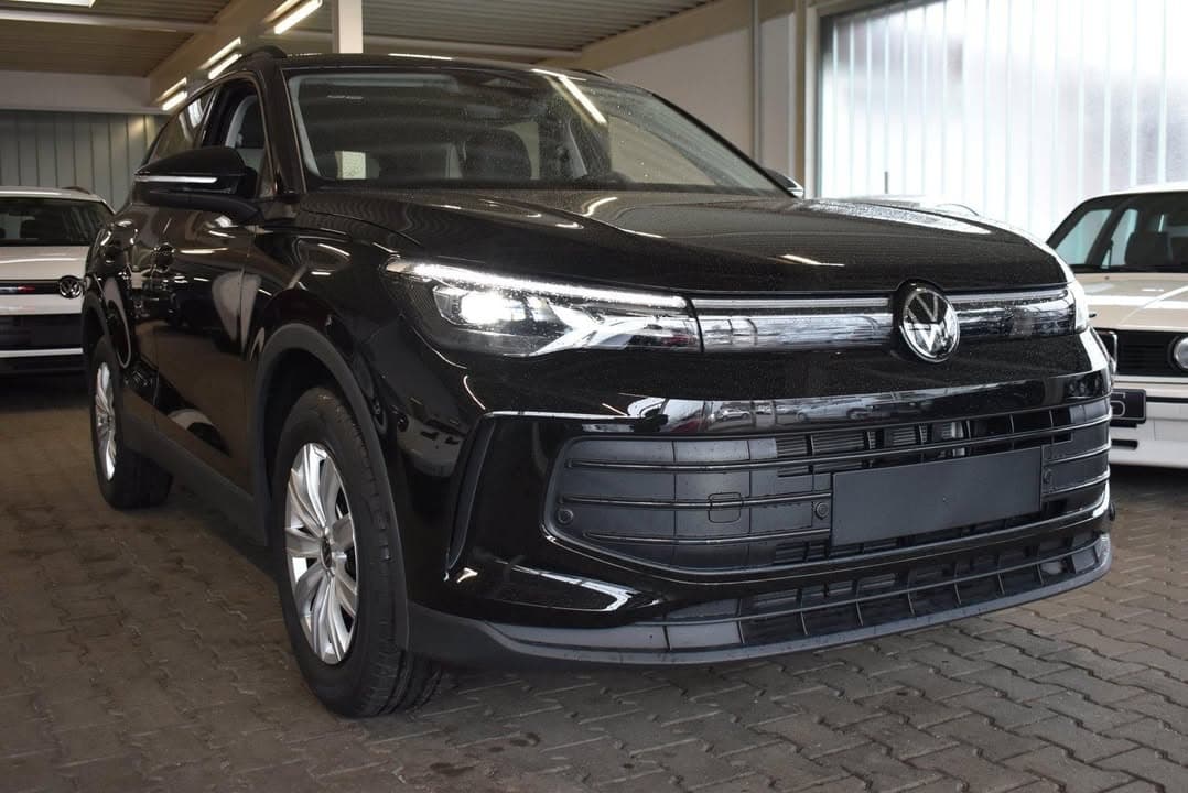 Volkswagen Tiguan miniature 2