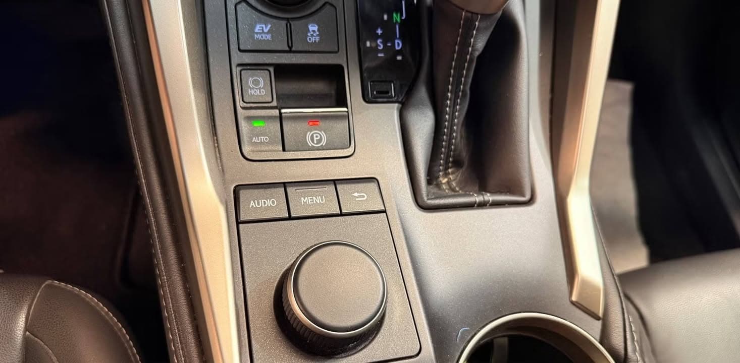 Lexus NX miniature 12