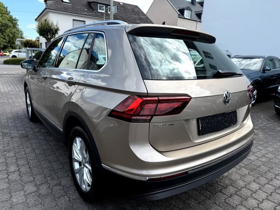 Volkswagen Tiguan miniature 9