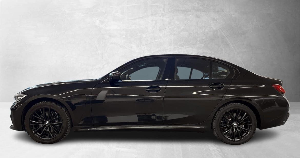 BMW 3-serie miniature 8