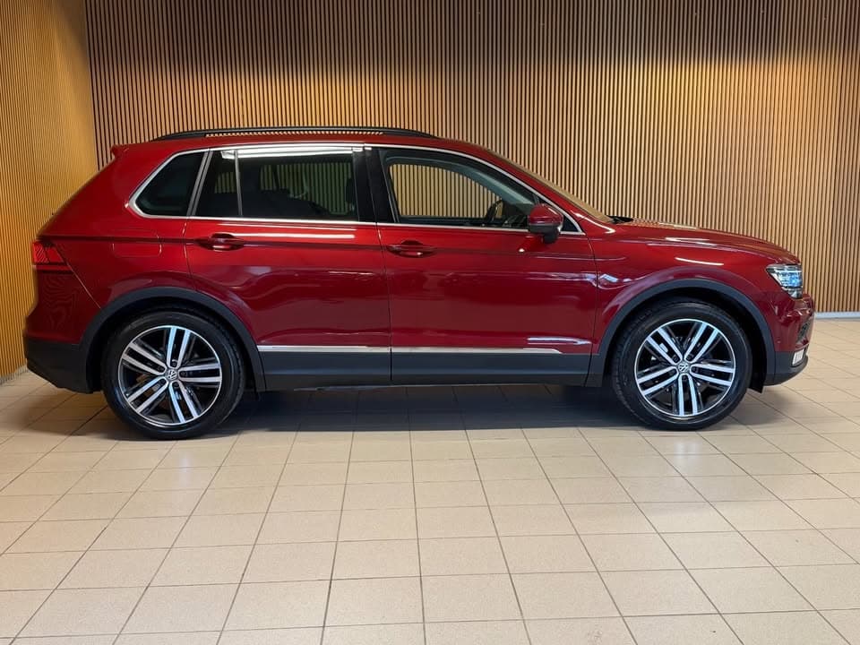 Volkswagen Tiguan miniature 3