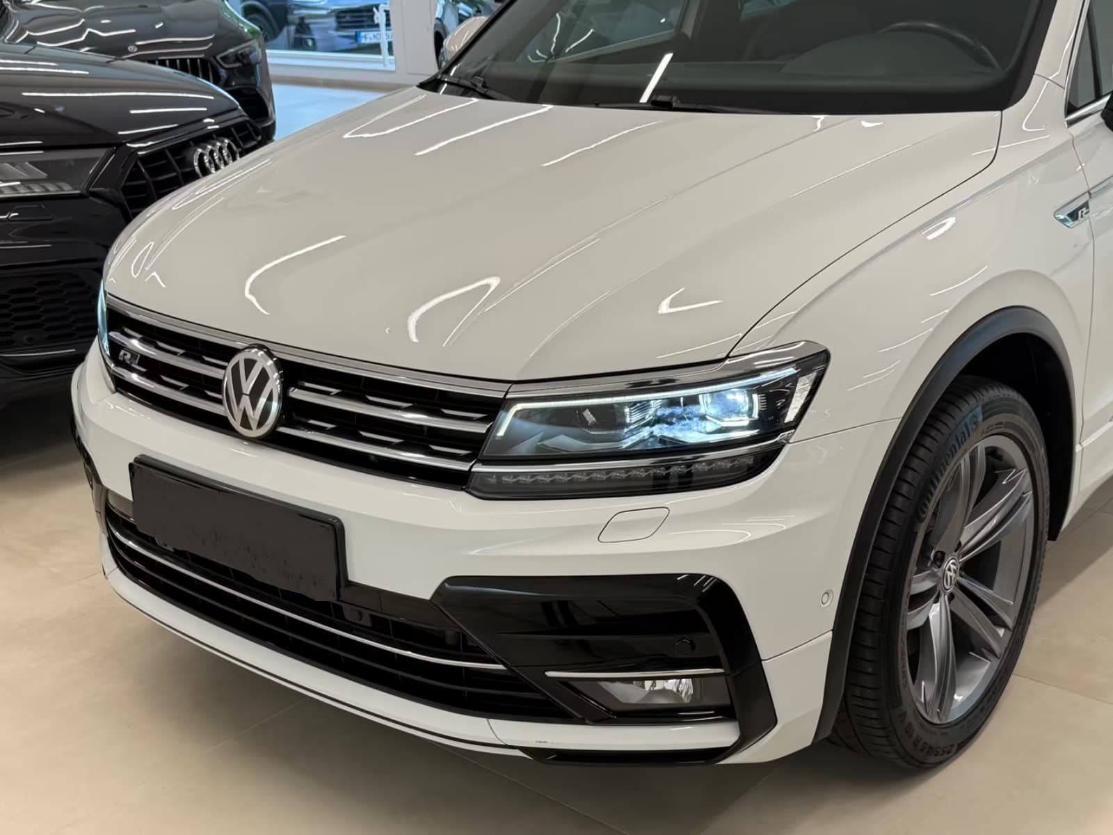 Volkswagen Tiguan miniature 4