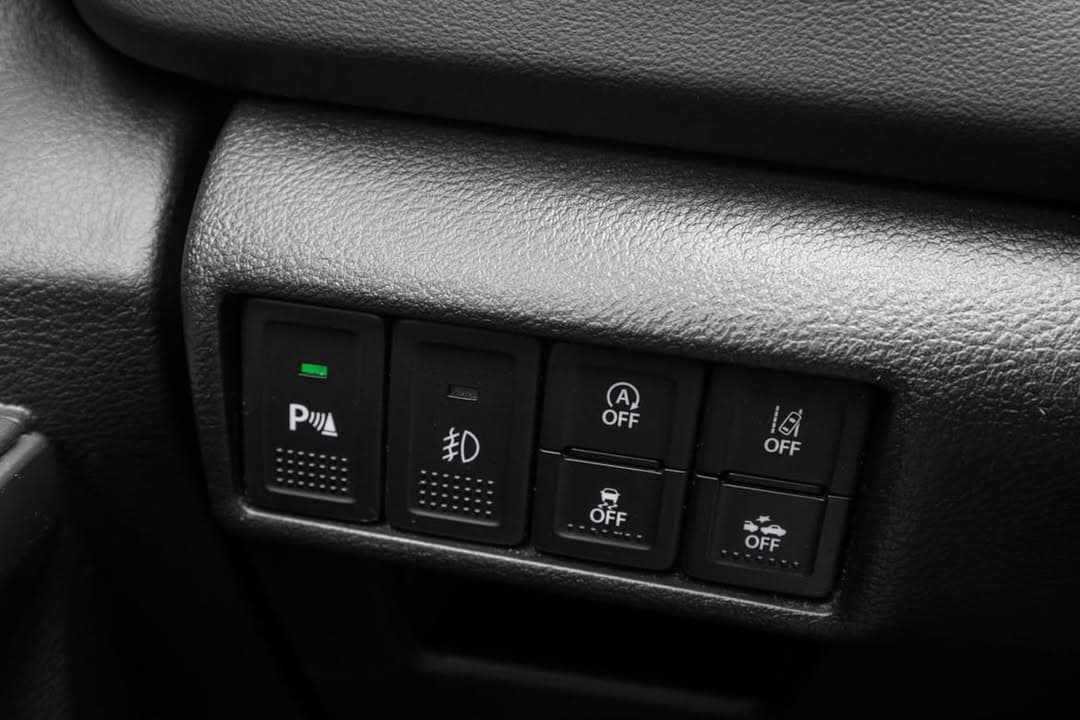 Suzuki SX4 miniature 10