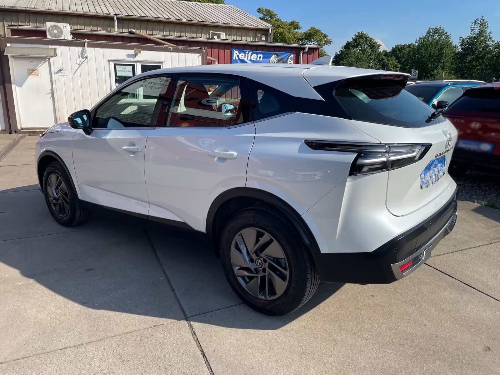 Nissan Qashqai - photo 2