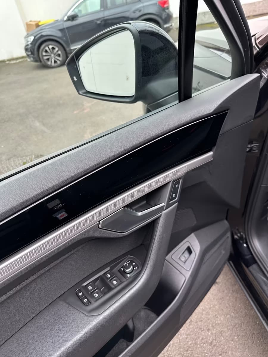 Volkswagen Touareg miniature 11