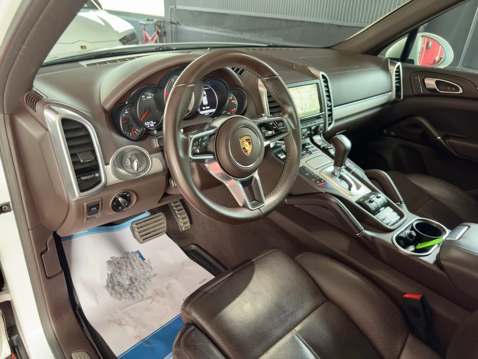 Porsche CAYENNE miniature 6