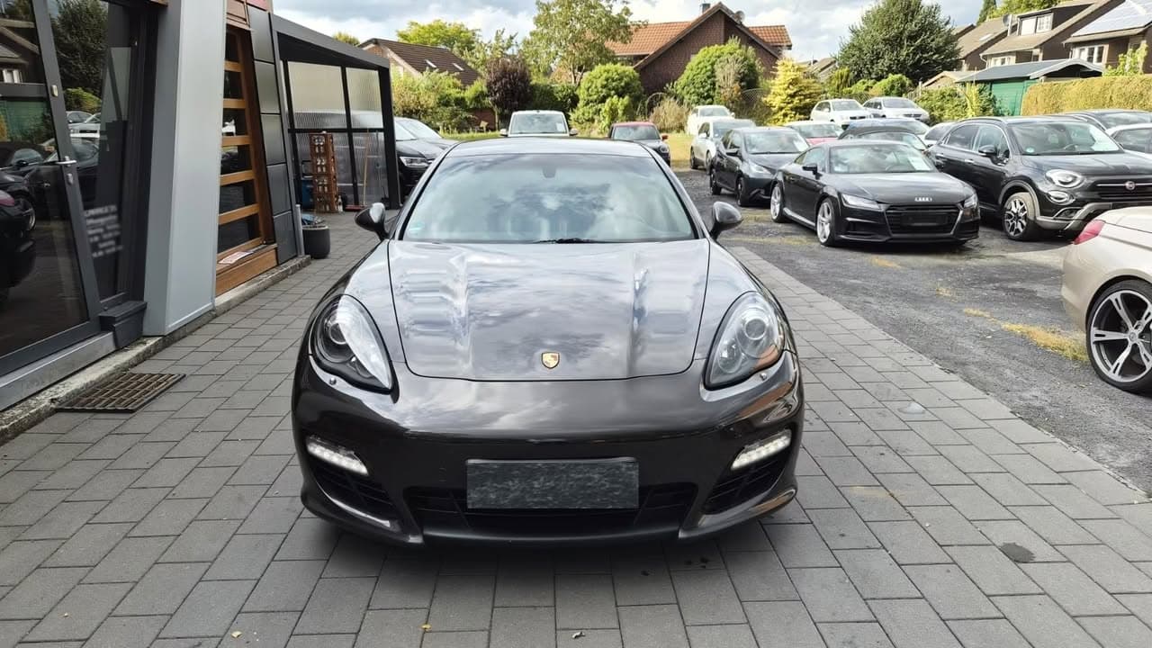Porsche Panamera miniature 3