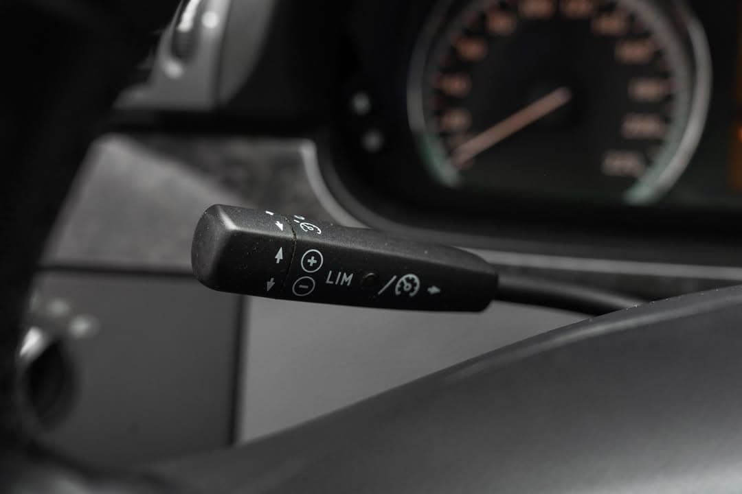 Mercedes-Benz Viano miniature 9