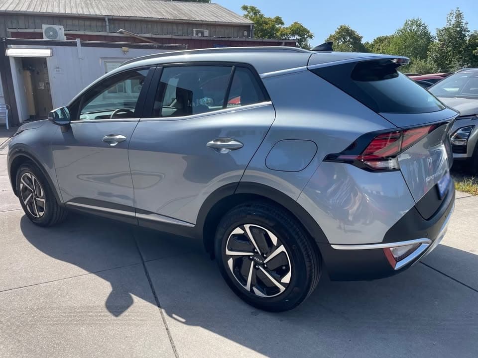 Kia Sportage miniature 6