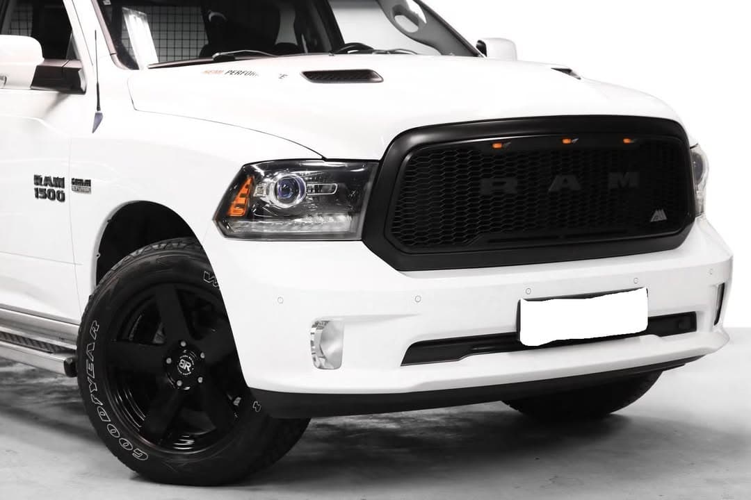 Dodge RAM miniature 3