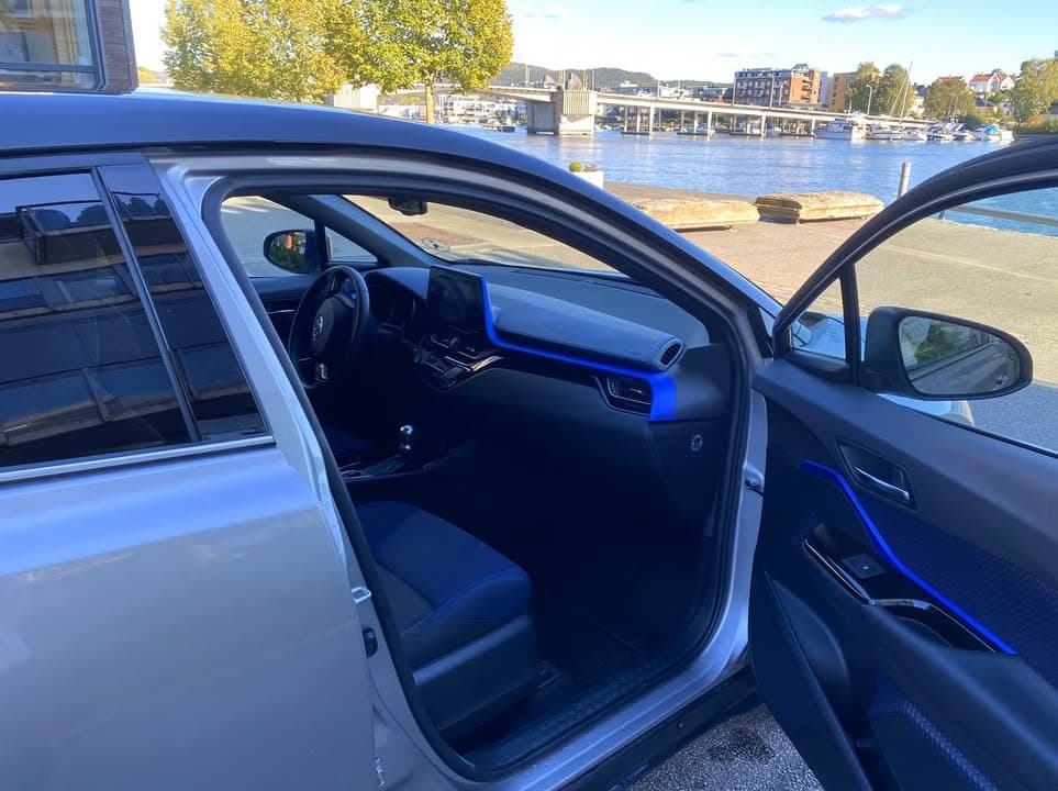 Toyota C-HR miniature 11