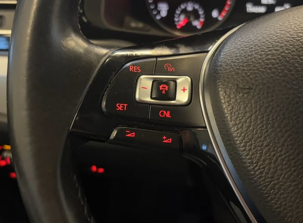 Volkswagen Multivan miniature 8