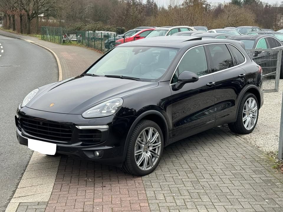 Porsche Cayenne miniature 2
