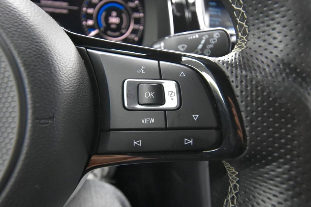 Volkswagen Golf miniature 10