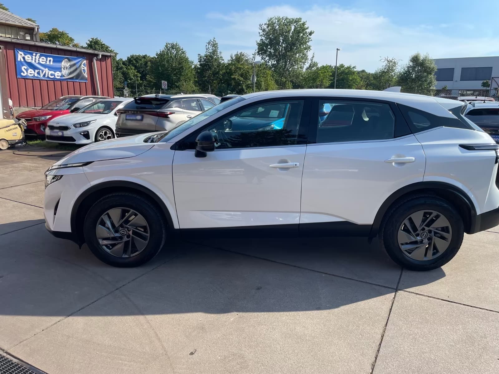 Nissan Qashqai miniature 7