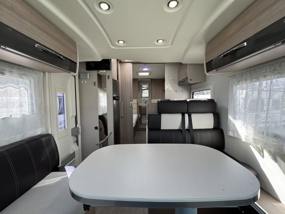 Challenger 377 miniature 6