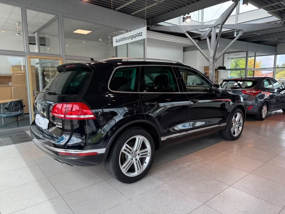 Volkswagen Touareg miniature 9