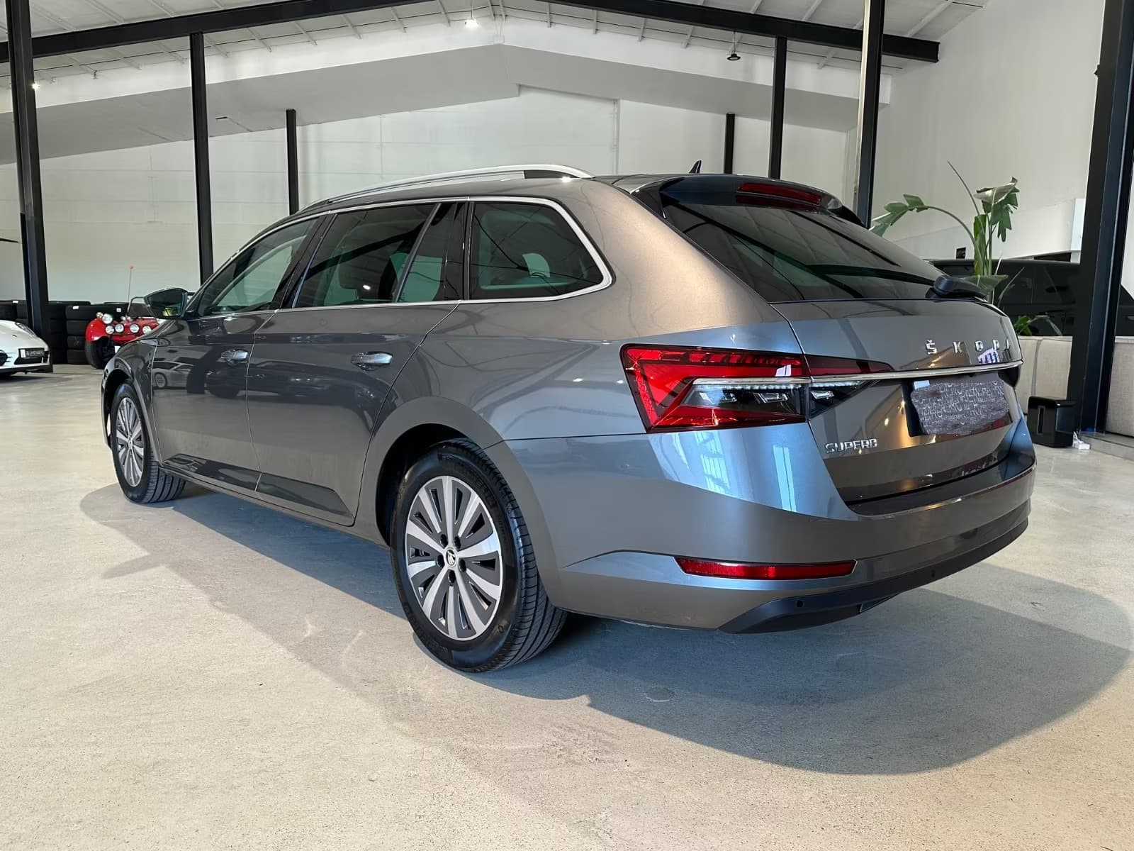 Škoda Superb miniature 3