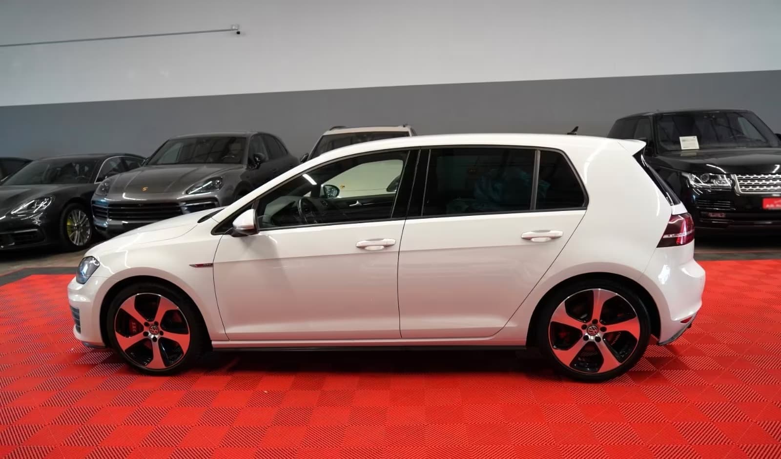 Volkswagen Golf miniature 8