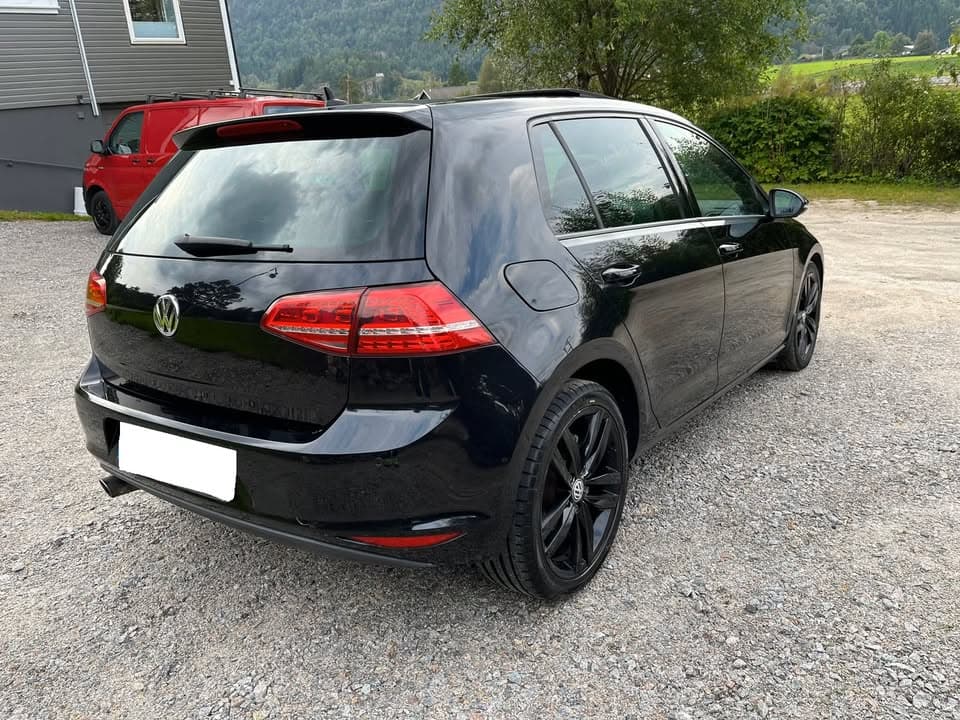Volkswagen Golf miniature 12