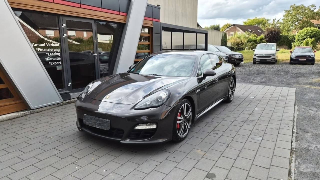 Porsche Panamera miniature 2