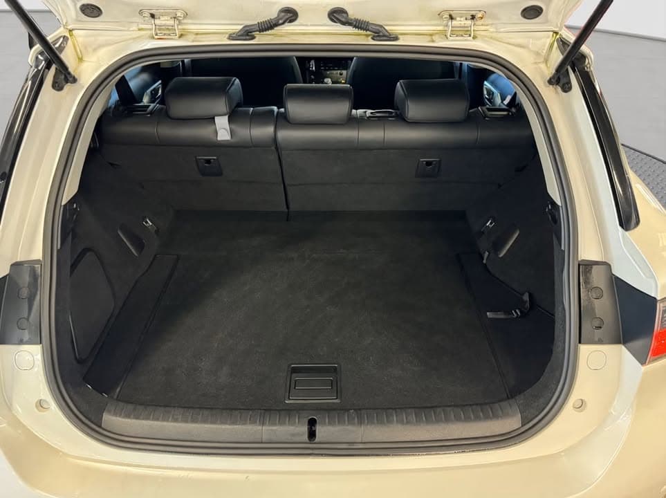 Lexus CT miniature 12