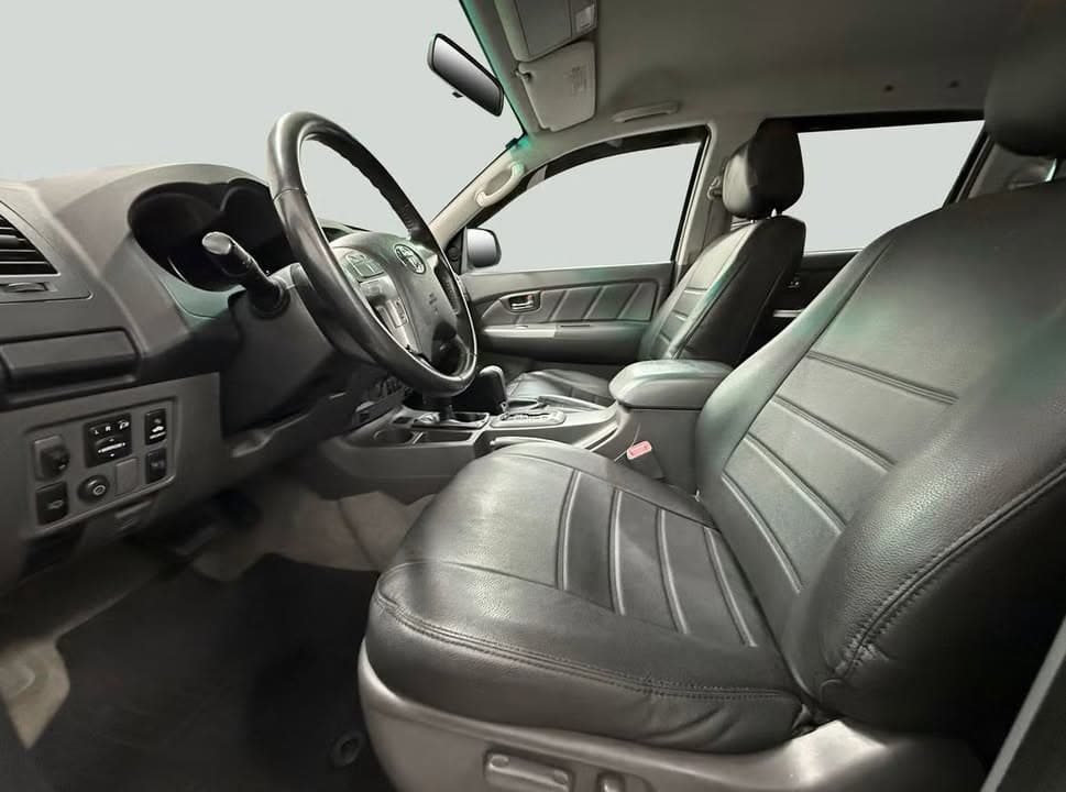 Toyota Hilux miniature 9