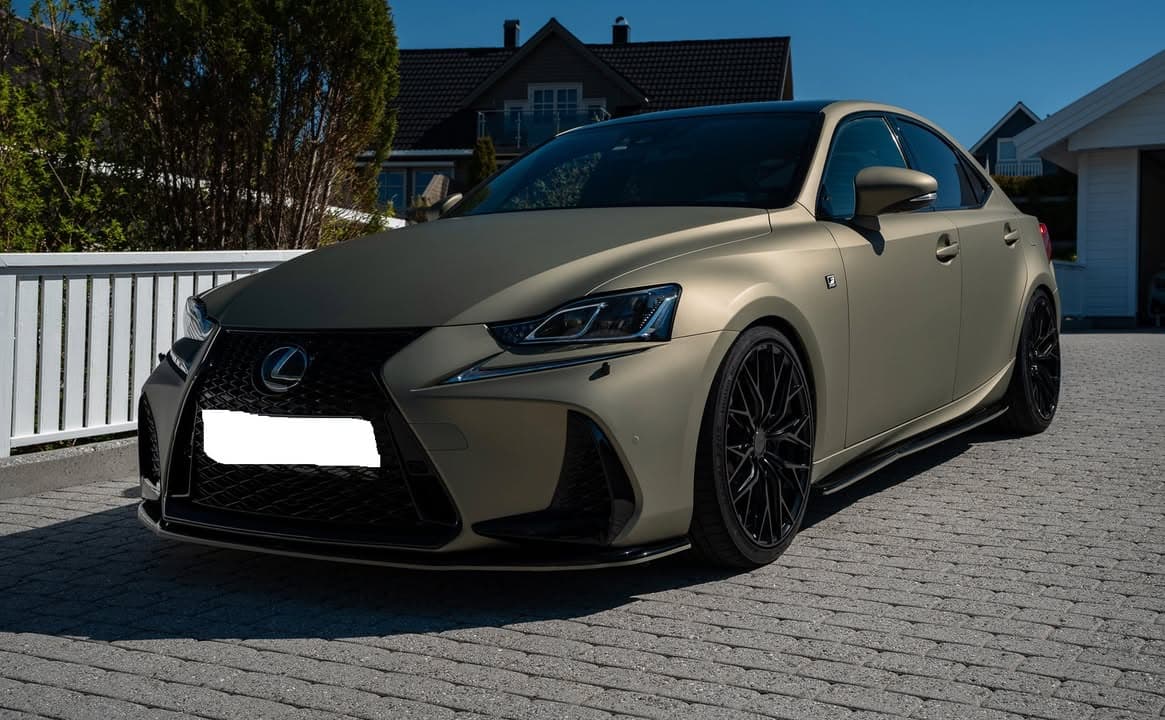 Lexus IS miniature 3