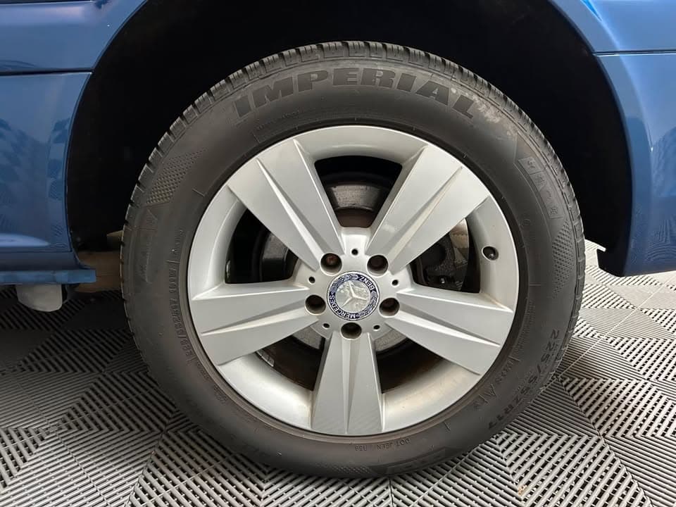 Mercedes-Benz Viano miniature 11