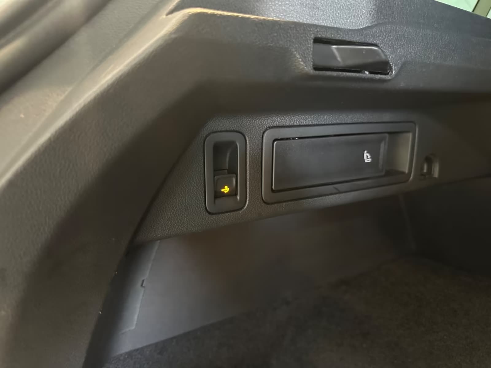 Volkswagen Tiguan miniature 12