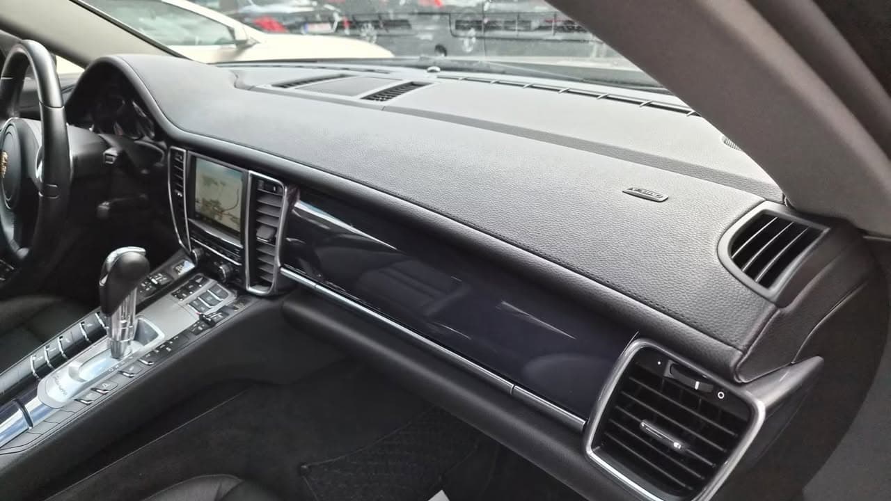 Porsche Panamera miniature 9